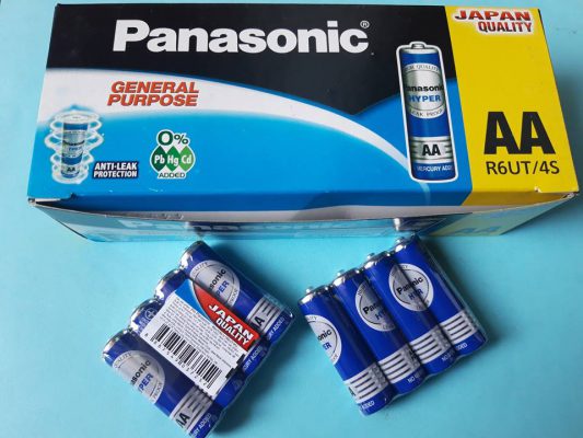 Pin AA Panasonic hộp 60 viên pin rời hộp xanh