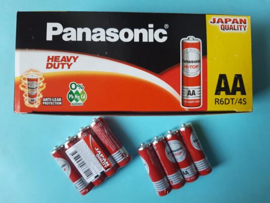 Giá 1 hộp pin AA Panasonic là bao nhiêu?