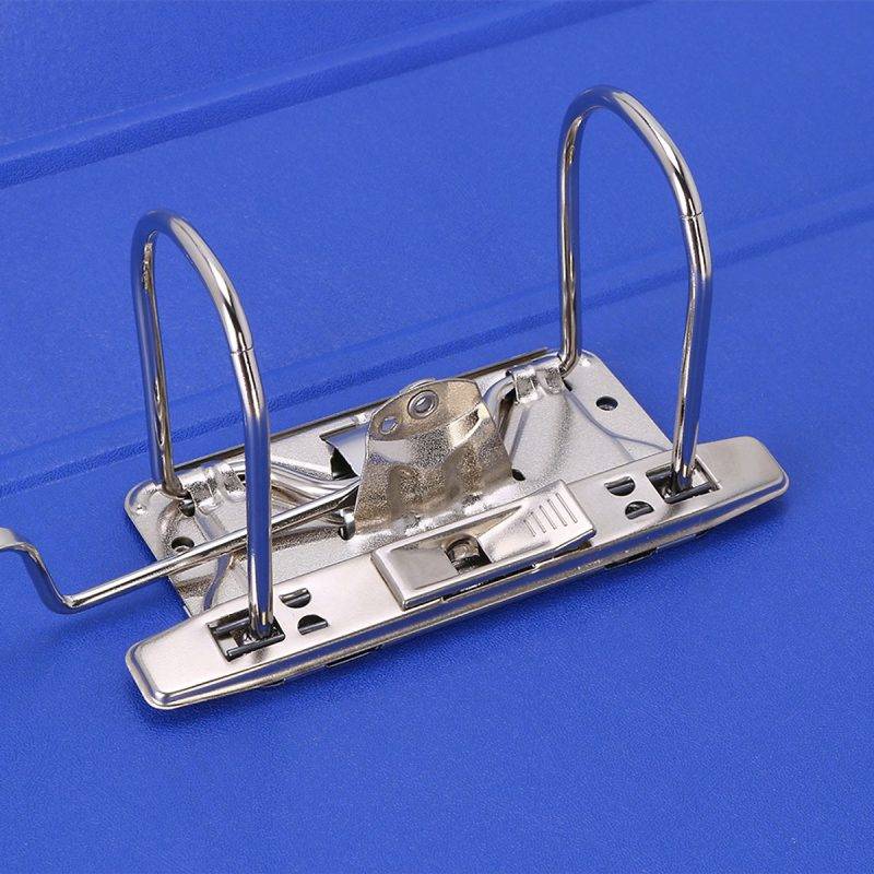 Cách tháo còng ra khỏi bìa còng