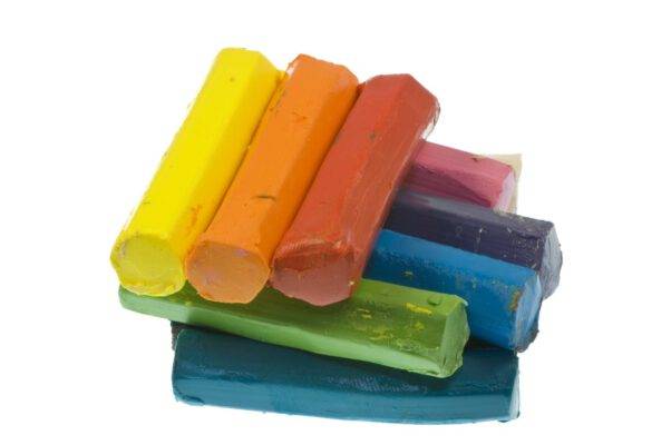 cách tẩy bút chì trên giấy không cần tẩy - Dùng đất nặn