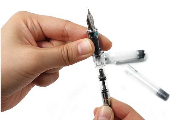 Cách sử dụng bút máy có ống mực ai cũng nên biết