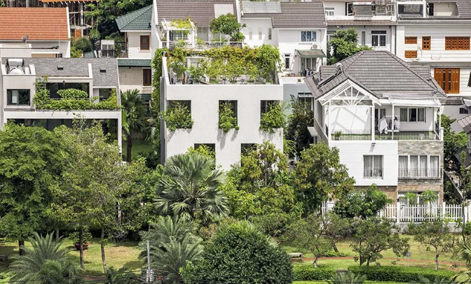 Why houses in Ho Chi Minh City is so exprensive?