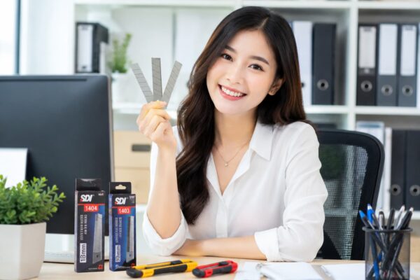 Sơn Ca bán lưỡi dao rọc giấy chất lượng cao, giá ưu đãi Sơn Ca bán lưỡi dao rọc giấy chất lượng cao, giá ưu đãi